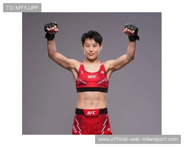 UFC 选手比赛中边打边笑